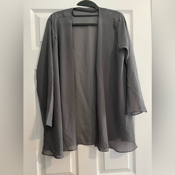 Woman’s 3-pc. Sequined lace pants suit with jacket - Picture 6 of 7